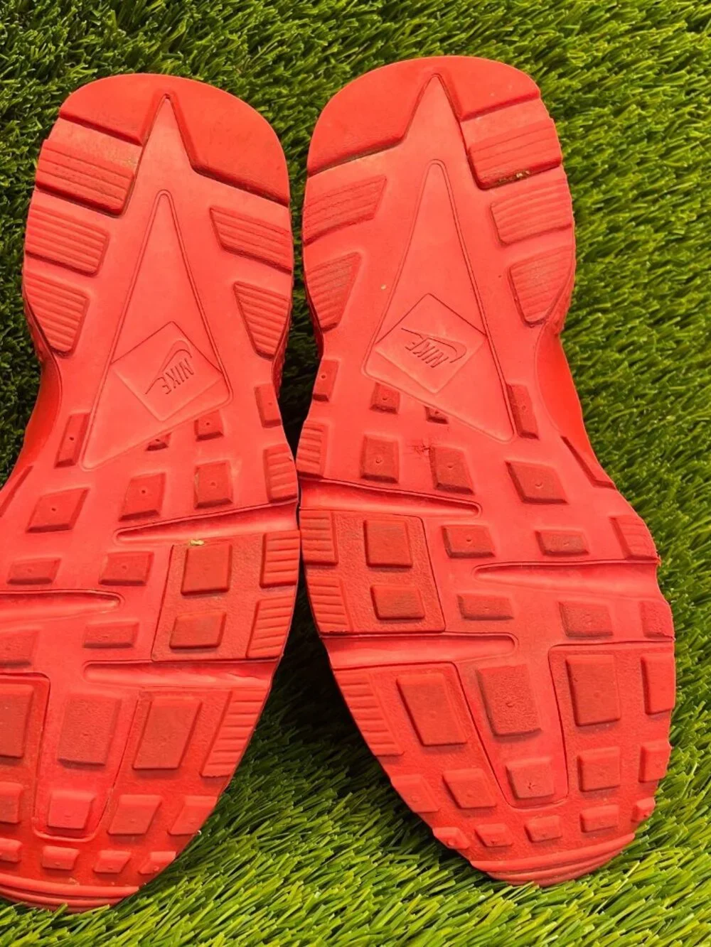 Nike Air Huarache Run GS Boys Size 5Y Triple Red Athletic Running Shoes Sneakers